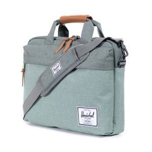 Free Shipping🚶🏽‍♀️Herschel Clark Messenger Bag